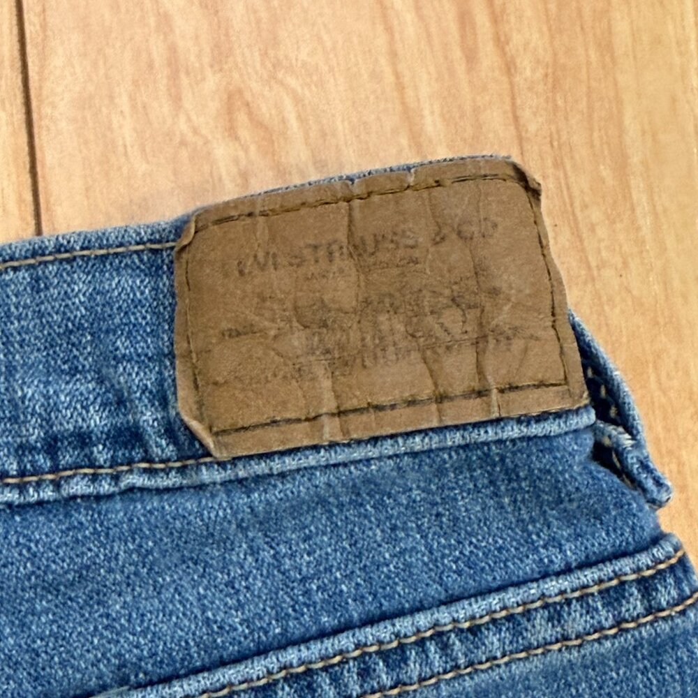 Levi's‎ 515 Women's Size 16 Blue Stretch Bermuda Jean Casual Shorts - Picture 7 of 8